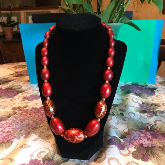HAND PAINTED COPPERY RED LIGHTWEIGHT NECKLACE - Picture 15 of 15